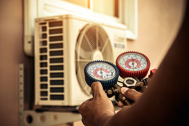 Professional Hvac technician working in Baldwin Park, CA